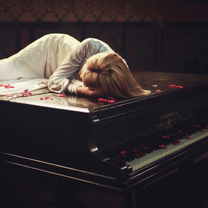 我脱了麻麻的内裤让我看见了
