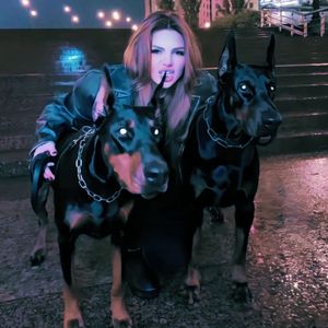 我脱了麻麻的内裤让我看见了
